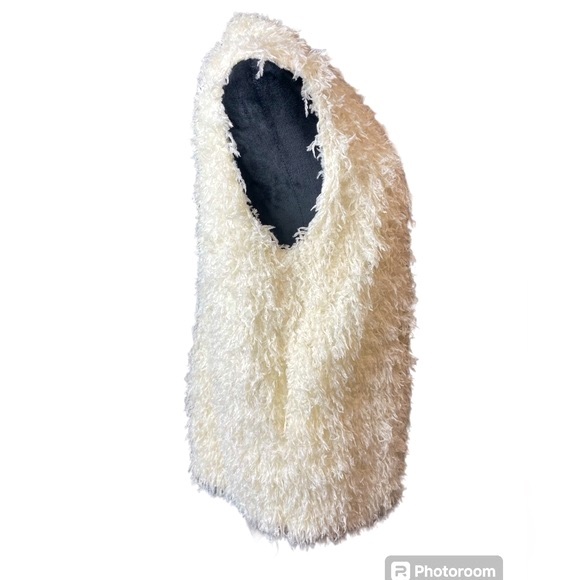 Love on a Hanger Ribbon Vest - Picture 3 of 10